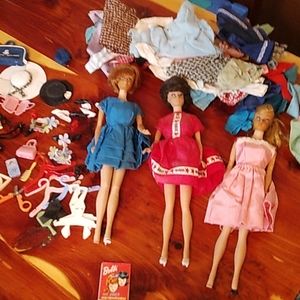 1965 vintage Bobbi dolls woth accessories